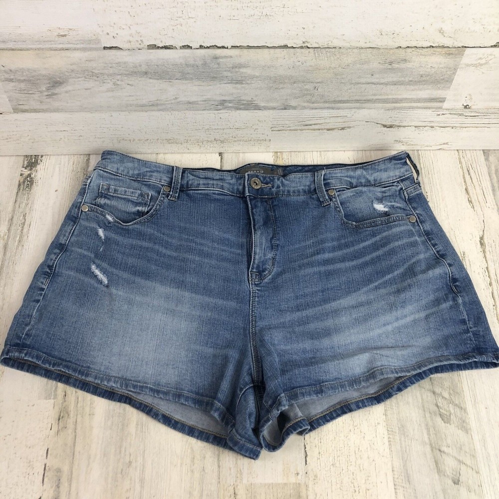 Torrid Jean Shorts Stretch Blue Denim 3”Inseam Light Distressing Women’s Sz 18